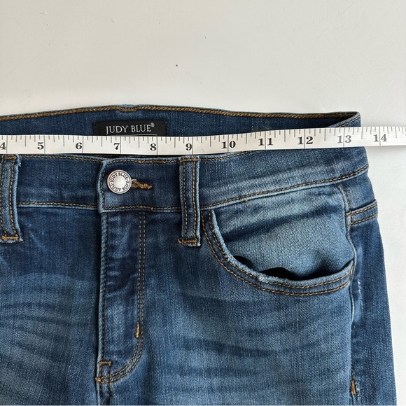 Judy Blue Boyfriend Fit Jeans Distressed Destroyed Medium
Wash 3, 26 JB8284MD - Picture 3 of 8